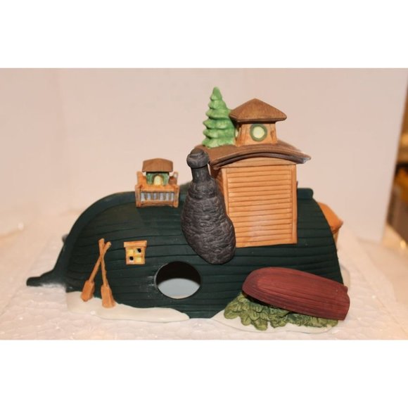 Dept 56 Dickens Village - Peggotty's Seaside Cottage - Picture 3 of 6